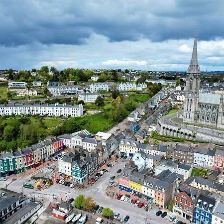 Modern Penthouse Apartment In Cobh Town Exterior foto